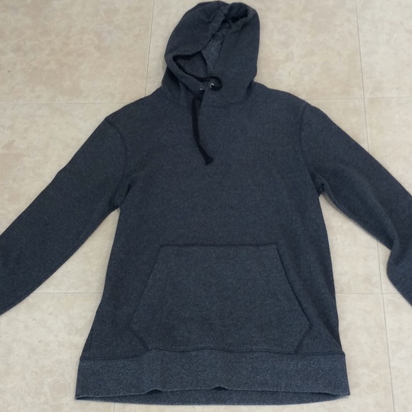 - Gray Hoodie sweater - Picture 1 of 7